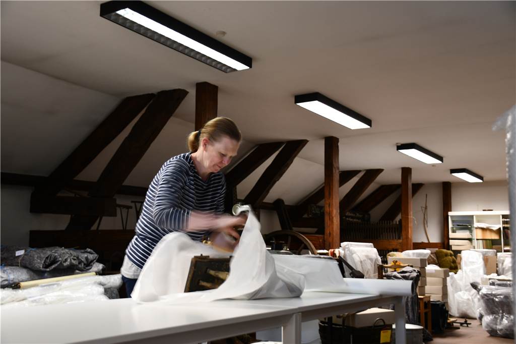 Umbau der Villa Urbahn: Abbrucharbeiten machen Platz für Museums-Neubau Noch ist das Lüner Stadtmuseum im Gesindehaus des Schlosses Schwansbell untergebracht. Museumleiterin Dr. Katja Stromberg hat aber schon mit den Umzugsarbeiten begonnen.