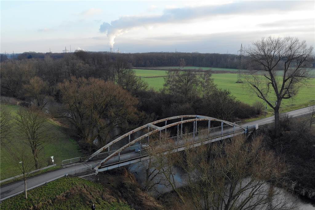 Lippe-Brücken sind marode: Nach der Brücke Ahsen muss auch die bei Vinnum erneuert werden Noch ist die Lippebrücke 51 Meter lang. Die neue Brücke wird 68 Meter lang sein.