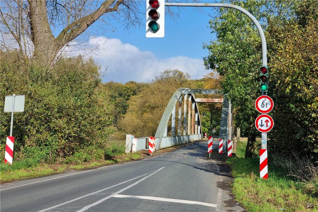 Lippe-Brücke in Vinnum wird für zwei Tage gesperrt Die Lippebrücke in Vinnum, davor steht eine Ampel.