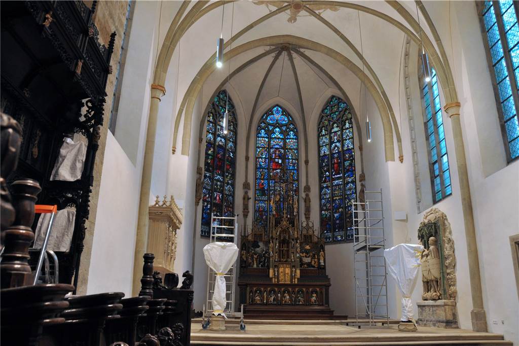 Ehrenplatz für Barbarossakopf: Ministerin kommt mit Scheck nach Cappenberg Noch ist sind die Arbeiten nicht abgeschlossen, wie der Blick ins Hauptschiff zeigt. Ab dem 16. Januar soll die Stiftskirche feierlich wiedereröffnet werden.