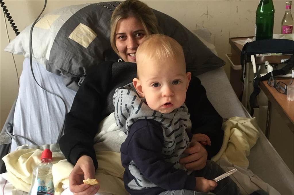 Nach Herzstillstand und Koma: Svenja Zigard (29) kämpft um die Rückkehr ins Leben Noch ist Svenja Zigard im Krankenhaus. Nur am Wochenende kommt sie zu Söhnchen Luca (1) und Mann Nico nach Hause.