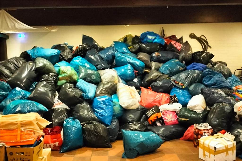 Spendenaktion: Castrop-Rauxeler spenden für geflüchtete Ukrainer Noch können die Spenden nicht wieder verladen werden.