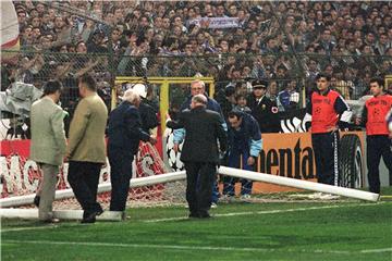 „Noch nie hätte ein Tor einem Spiel so gut getan wie heute.“ Marcel Reifs Spruch passte am 1. April 1998 wie die Faust aufs Auge.