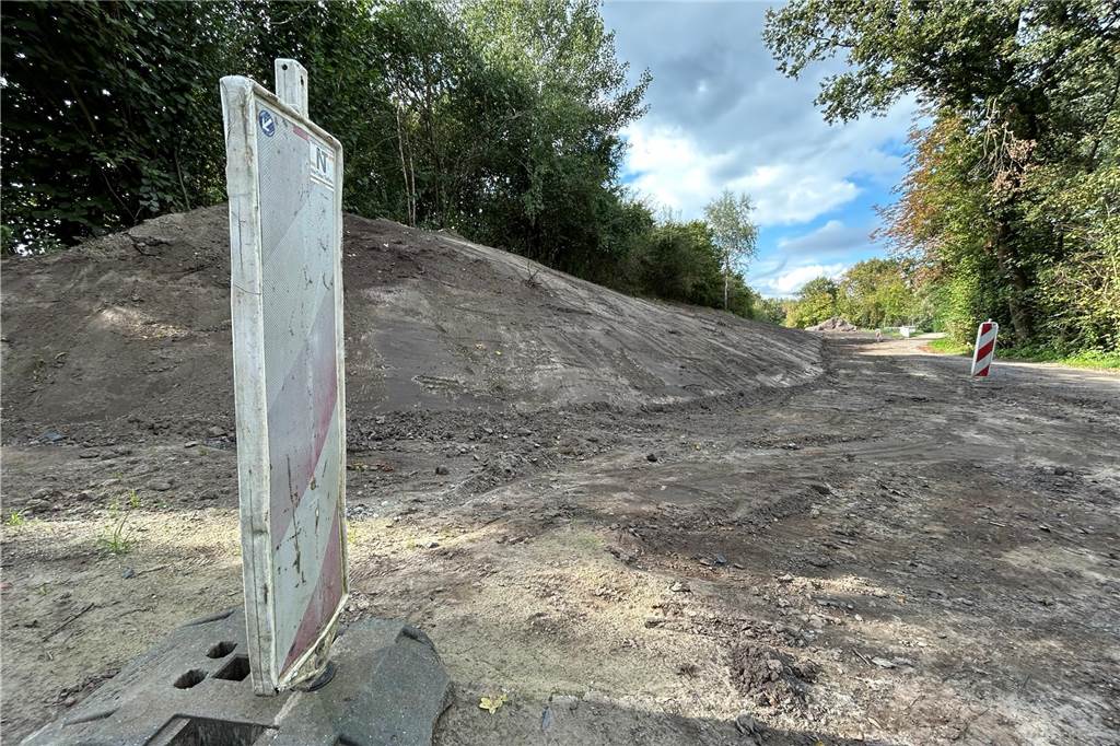 Berkelsee: Tiefbauarbeiten für Regenrückhaltebecken laufen Noch sieht es sehr kahl aus am Berkelsee. Doch das soll sich bald ändern, wenn die Arbeiten beendet sind.