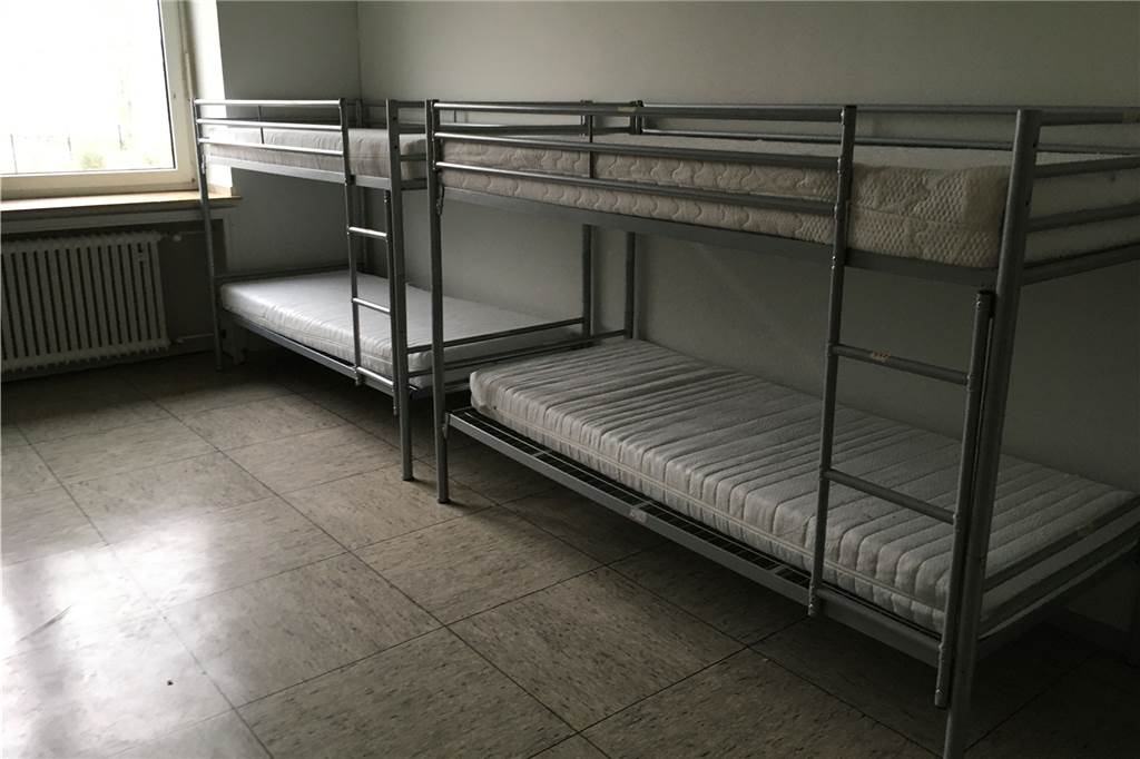 Flüchtlingsfamilien ziehen bald in die Dorstener Flüchtlingsunterkunft ein Noch stehen die Zimmer leer, aber Anfang Februar sollen Flüchtlingsfamilien es sich dort ein bisschen wohnlich machen können.