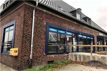 Noch steht das Gebäude am Bahnhof Beifang leer. Bald sollen hier die Radstation und eine Bäckerei einziehen.