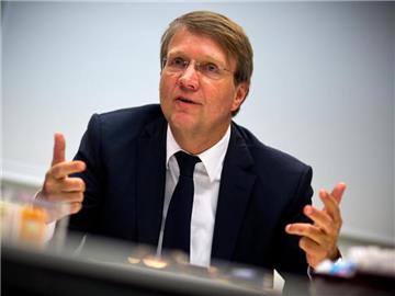 Noch steht gar nicht fest, ob Ex-Kanzleramtschef Pofalla tatsächlich auf einen Spitzenposten bei der Bahn wechseln wird. Doch die Empörung über diese mögliche berufliche Veränderung des CDU-Politikers schlägt hohe Wellen. Foto: Michael Kappeler