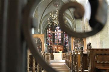 Noch versperrt ein Gitter den Zugang. Bald wird die Stiftskirche aber täglich geöffnet sein.