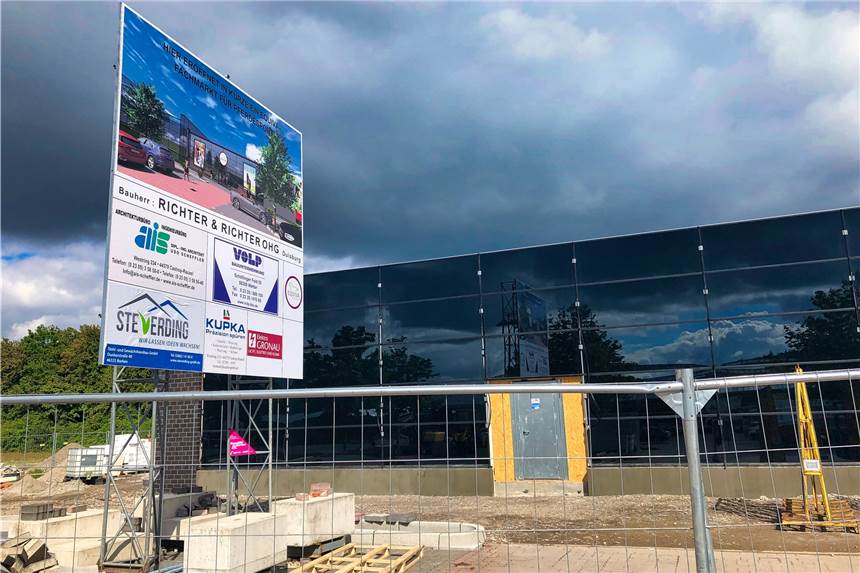 Neuer Laden am Westring: Sortiment gibt es in Castrop-Rauxel noch nicht Noch wird gebaut, doch schon Mitte Oktober soll in Castrop-Rauxel ein Equiva-Fachmarkt für Pferdesport eröffnet werden.