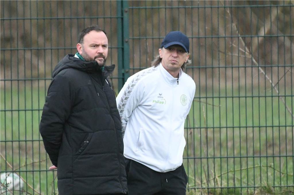 Noch zu Beginn der Saison war Michael Wurst (r.) Trainer des SV Sodingen. Jetzt trifft er als Trainer des SC Obersprockhövel bald auf seinen Ex-Klub.