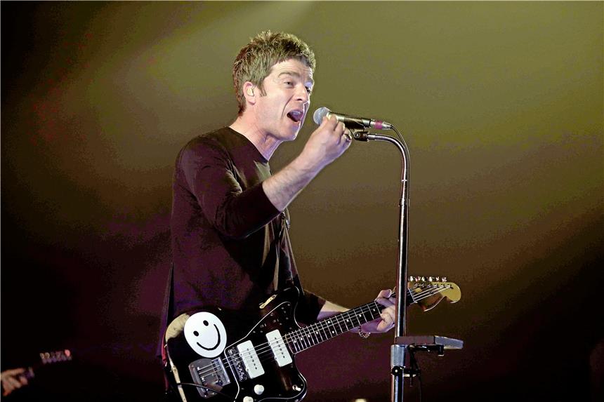 Oasis-Bruder begeistert Publikum mit Oldies Noel Gallagher in der Mitsubishi Electric Halle Düsseldorf.