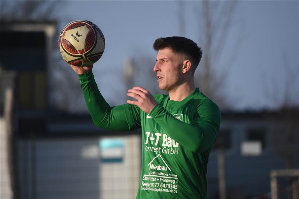 Und schon wieder ein Neuer beim FC Overberge: Glombik wird beim Stadtnachbarn fündig Noel-Martin Klein trägt künftig wieder das Trikot des FC Overberge.