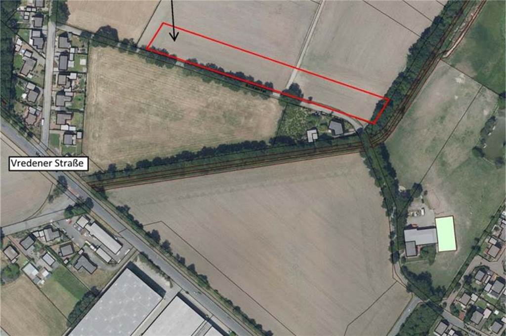 Hundewiese: Bürgermeister nennt nach langer Planung klare Perspektive Nördlich der Vredener Straße in Wenningfeld soll auf einer gepachteten Fläche (rot markiert) eine Hundewiese geschaffen werden.