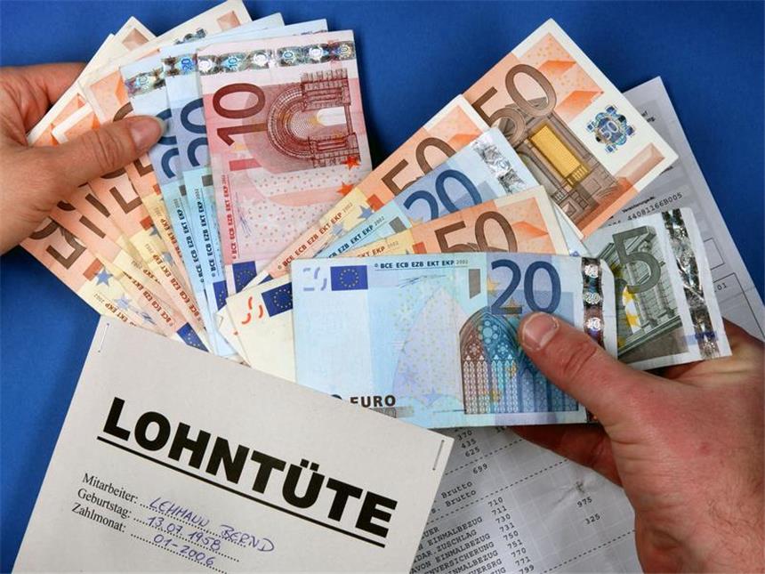 Boom spült Arbeitnehmern Geld in die Tasche Nominal füllte sich die Lohntüte mit plus 4,1 Prozent gegenüber dem ersten Quartal 2010 so stark wie noch nie seit Beginn der Erhebung (nachgestelltes Symbolfoto).