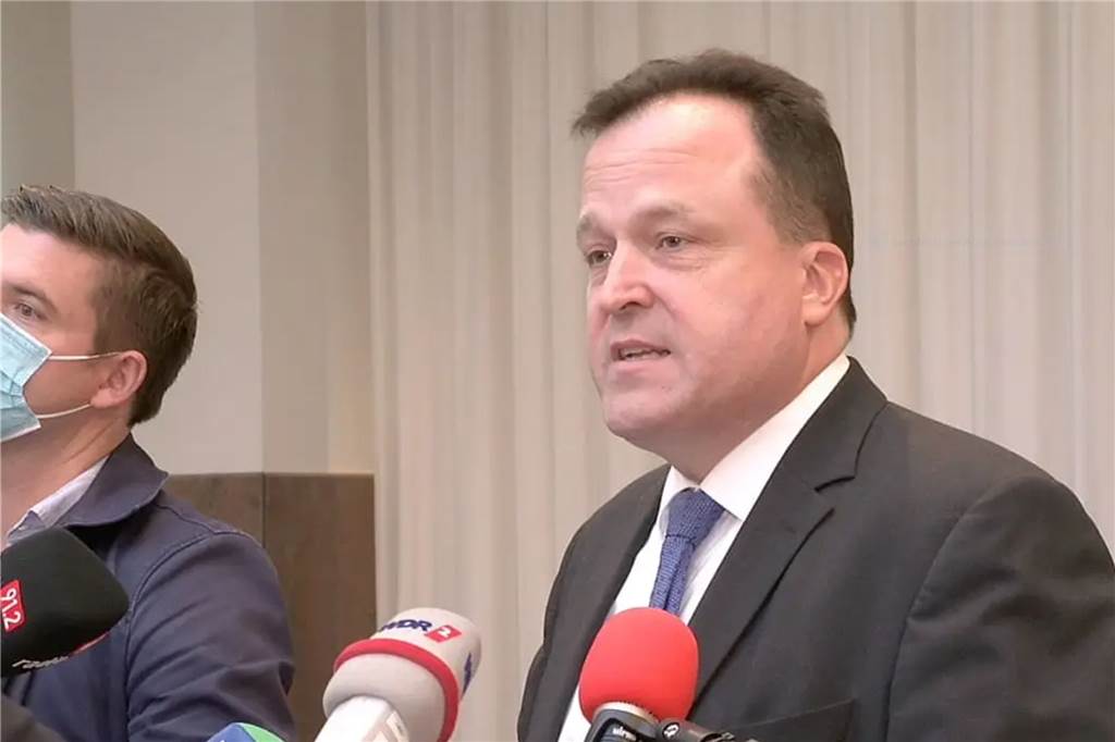 Krisenstabs-Chef sieht Sperrstunde als Gefahr – und fände Verlängerung gut Norbert Dahmen ist Ordnungs- und Rechtsdezernent der Stadtverwaltung Dortmund. Außerdem ist er Leiter des Corona-Krisenstabs.