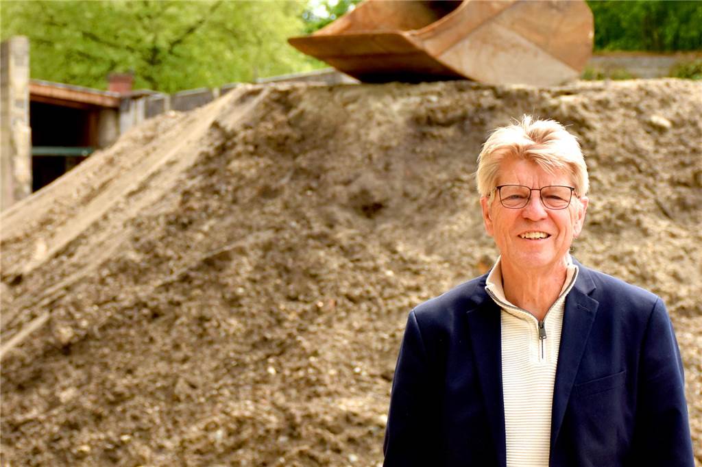 Bauarbeiten: Um Pokal der Bürgermeisterin wird in Wessum geschossen Norbert Lück, hier auf einem Archivbild auf der Großbaustelle in Ammeln, ist sicher, dass der Schießstand im Dezember eröffnet werden kann. Der Geschäftsführer der gemeinnützigen Betreibergesellschaft des Schießstands erklärt, dass die Arbeiten unter Volldampf voran gehen.