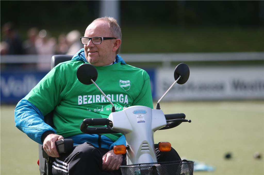 Mit welchen Mitteln Fußballvereine schon 16-jährige Jugendspieler beim SuS Olfen abwerben Norbert Sander