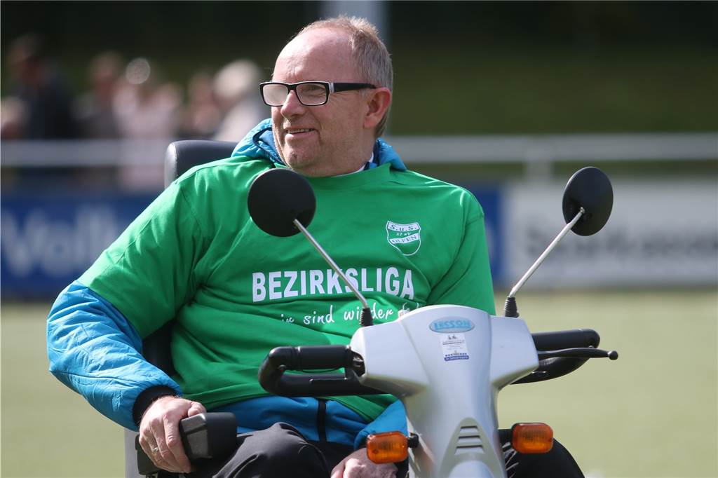 Der „etwas andere Fußballverein“: Wie der SuS Olfen aus einer Not eine Tugend macht Norbert Sander ist stolz auf die Jugendarbeit beim SuS Olfen.