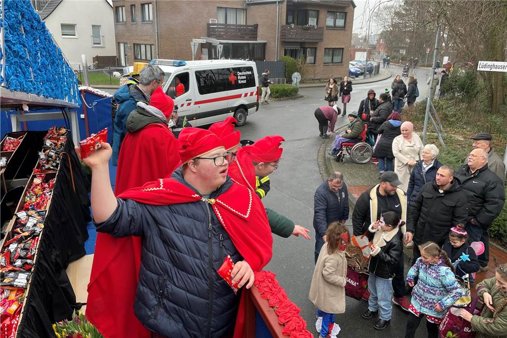 Nordkirchen feiert seinen bunten, fröhlichen Umzug mit mehr Besuchern als sonst und toller Stimmung.