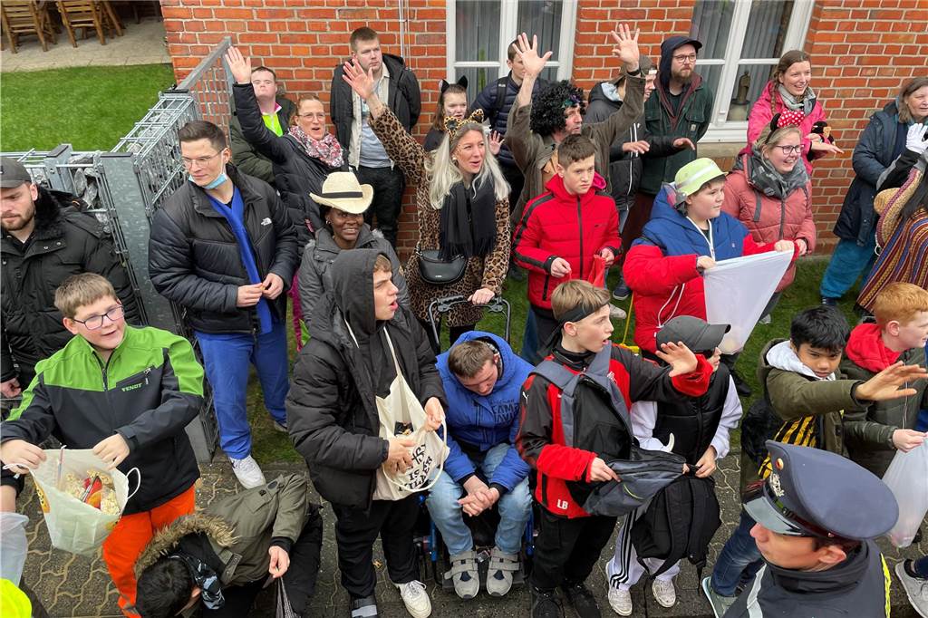 Nordkirchen feiert seinen bunten, fröhlichen Umzug mit mehr Besuchern als sonst und toller Stimmung.