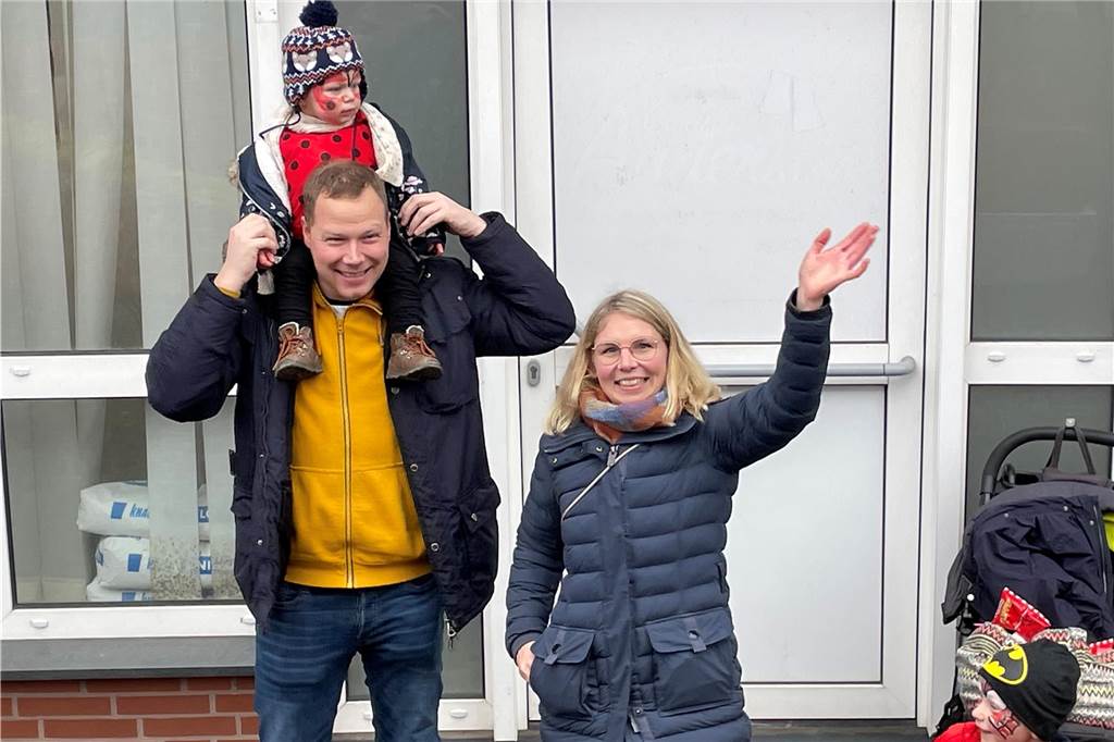 Nordkirchen feiert seinen bunten, fröhlichen Umzug mit mehr Besuchern als sonst und toller Stimmung.