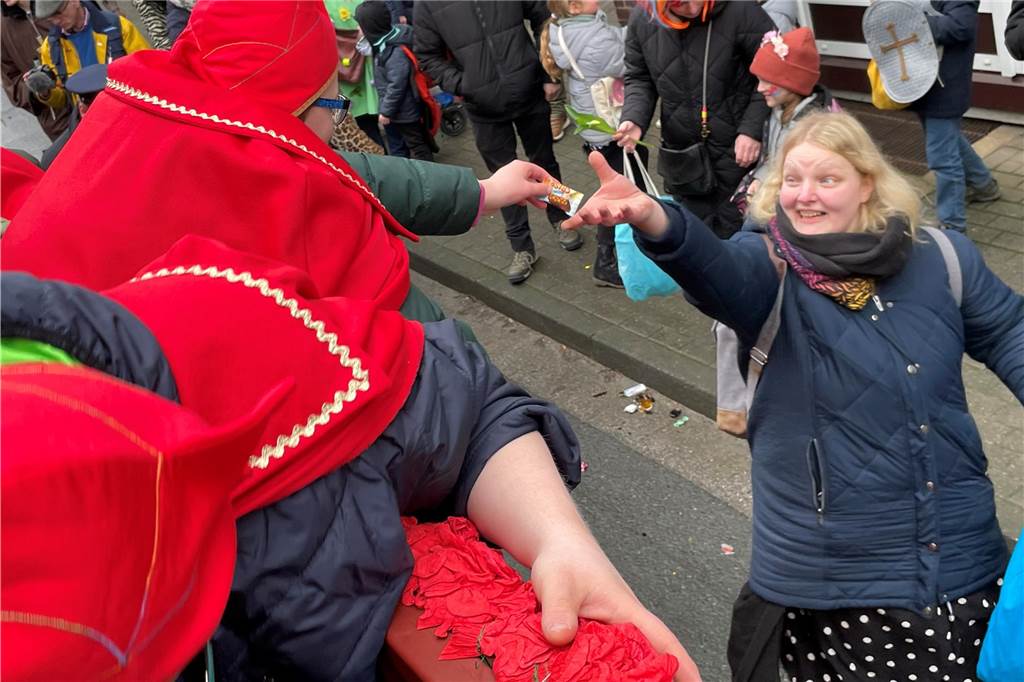 Nordkirchen feiert seinen bunten, fröhlichen Umzug mit mehr Besuchern als sonst und toller Stimmung.