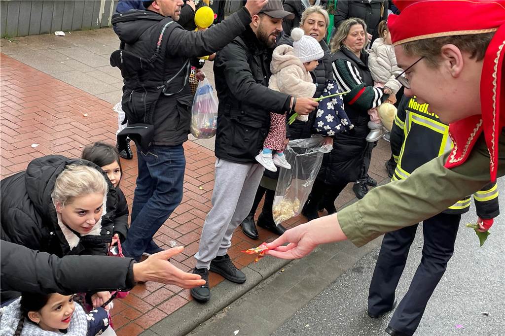 Nordkirchen feiert seinen bunten, fröhlichen Umzug mit mehr Besuchern als sonst und toller Stimmung.