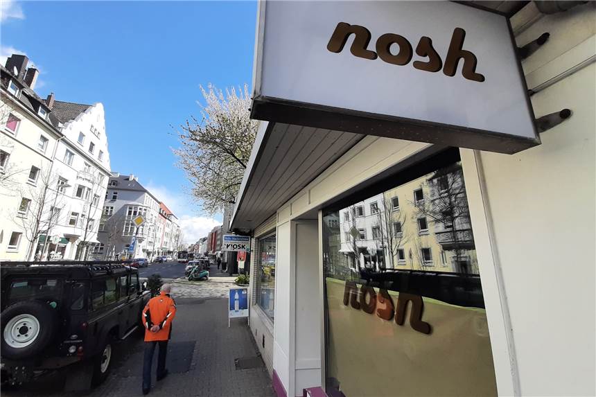 „Nosh“ steht auf dem Schild über den ehemaligen „Eiswerk“-Räumen an der Saarlandstraße.
