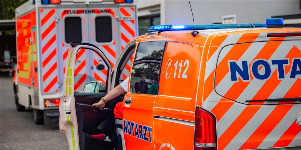 Abstiegs-Krimi zwischen Holzwickede und Wethmar: Vorzeitiger Spielabbruch nach Notarzt-Einsatz Notarzt und Rettungswagen mussten am Sonntag zur Haarstrang-Anlage nach Holzwickede anrücken, wo die U23 des Holzwickeder SC gegen Westfalia Wethmar spielte.