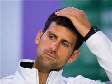 Novak Djokovic droht wegen einer Ellbogenverletzung die US Open zu verpassen. Foto: Joe Toth