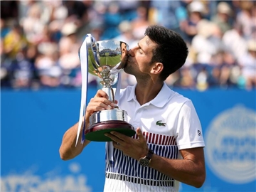 Novak Djokovic hat das Turnier in Eastbourne gewonnen. Foto: Steven Paston