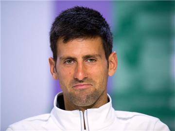 Novak Djokovic konnte wegen Schmerzen im Schlagarm, vor allem beim Aufschlag und der Vorhand, nicht weiterspielen. Foto:Joe Toth