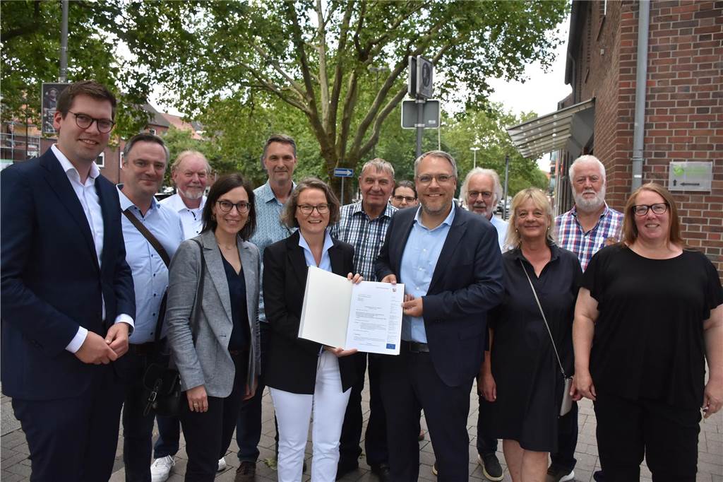Übergabe des Förderbescheids in der Wallstraße