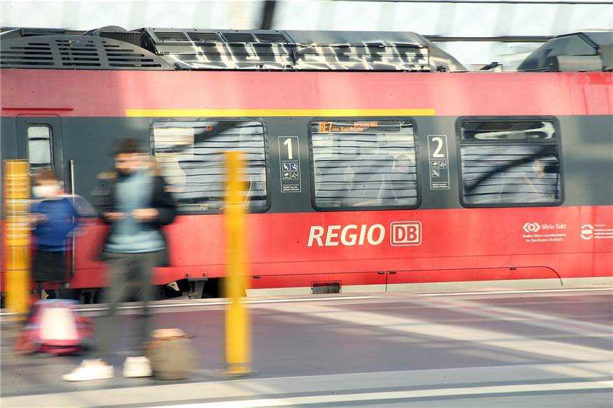 NRW bekommt drei neue Bahnverbindungen NRW bekommt drei neue Bahnverbindungen. Auch ab dem Bochumer Hauptbahnhof gibt es eine neue Linie.