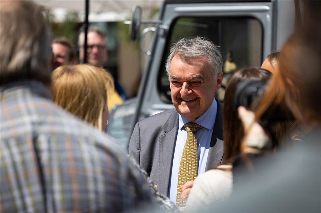 Nachholbedarf bei IT-Sicherheit: Stadtverwaltung arbeitet Defizite auf NRW-Innenminister Herbert Reul besuchte im Sommer 2024 Dorsten.