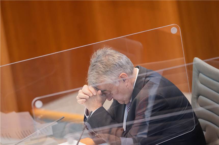 Reul: Dimension rechtsextremer Vorfälle in NRW-Polizei unterschätzt NRW-Innenminister Herbert Reul teilte die bisherigen Erkenntnisse im Landtag mit.