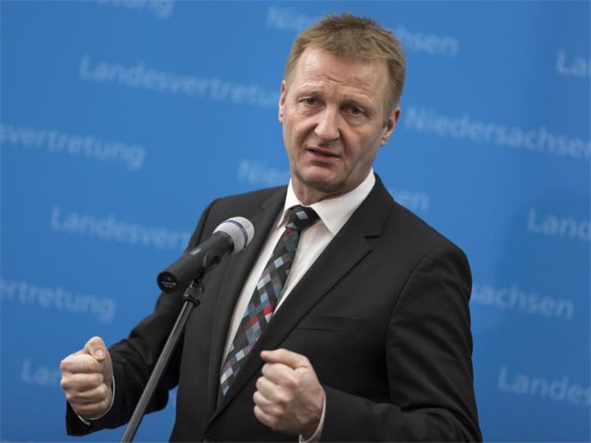 NRW-Innenminister Jäger sieht keinen Grund für Rückzug NRW-Innenminister Ralf Jäger (SPD) will keine persönlichen Konsequenzen aus den Fehlern der Polizei bei den Silvester-Übergriffen in Köln ziehen. Foto: Florian Schuh/Archiv