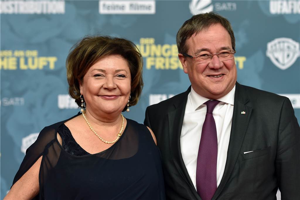 Stichwort Privates - Wer kommt nach Merkels Mann? NRW-Ministerpräsident Armin Laschet (CDU) mit seiner Frau Susanne.
