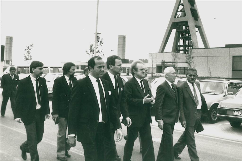 Die Geschichte von Auguste Victoria 8: So kam der Bergbau nach Haltern am See NRW-Ministerpräsident Johannes Rau kam zur Eröffnung von Schacht AV 8 nach Lippramsdorf.