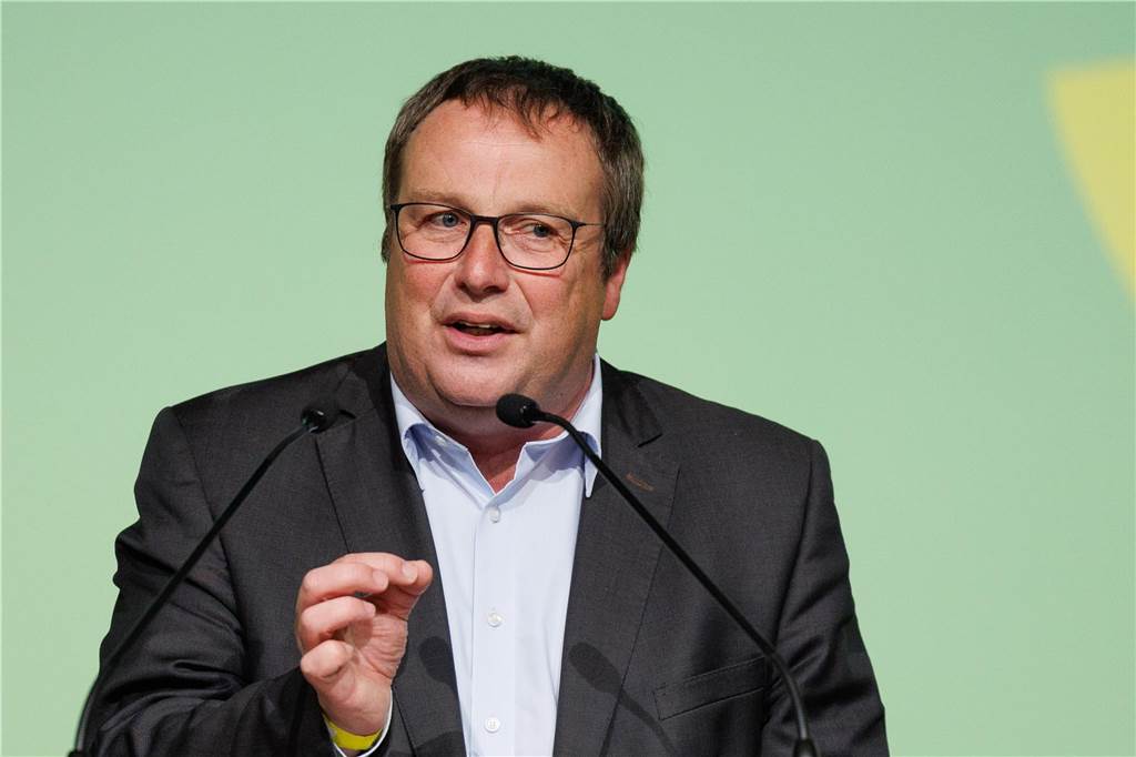 Radschnellweg-Weiterbau lässt noch Jahre auf sich warten NRW-Verkehrsminister Oliver Krischer verspricht mehr Themeo beim Ausbau des Radschnellwegs Ruhr.