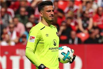 Nürnbergs Keeper Fabian Bredlow bleibt im Tor die Nummer eins. Foto: Daniel Karmann
