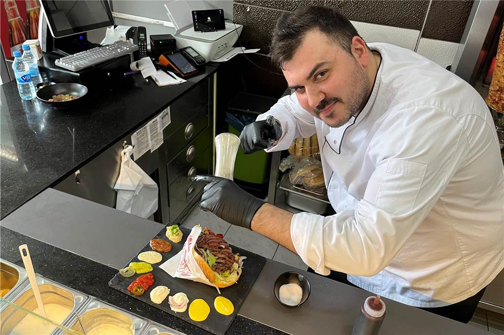 Koch testet Döner für 30 Euro: Lohnt sich der Besuch? Chicken Style Bochum Wagyu Döner