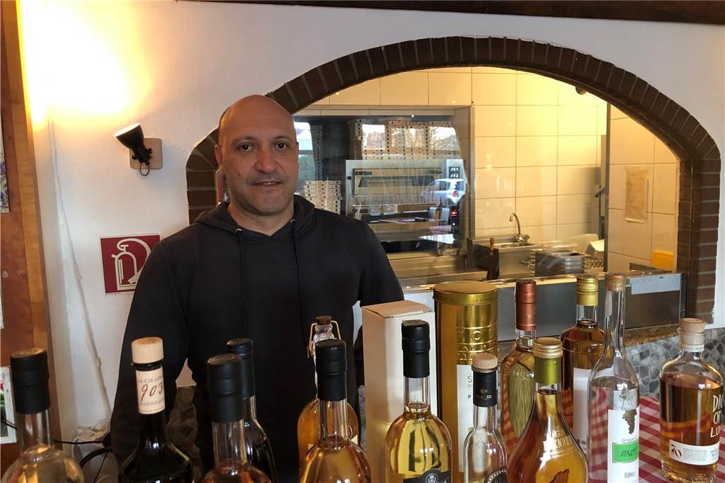 Alkoholfreie Getränke im Trend?: Das sagen die Biergärtenbetreiber Nunzio Marcucci von der Wurscht Factory und der Trattoria Puglia. Auch er bemerkt die steigende Nachfrage, wenn es um alkoholfreie Getränke geht.