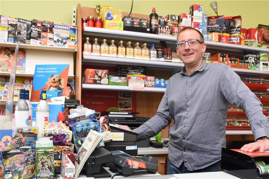 Personal und Kunden schützen: Supermärkte treffen Vorkehrungen gegen Coronavirus in Selm „Nur das anfassen, was man auch wirklich kaufen will“, bittet Andreas Kurze seine Kunden im Cappenberger Dorfladen.