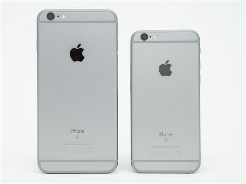 Neuheiten von Apple: Das iPhone 6S und 6S Plus im Test Nur das «S» im Aufdruck auf der Rückseite verrät den sonst unsichtbaren Unterschied. Foto: Andrea Warnecke