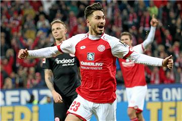Nur der Medizincheck steht noch aus: Suat Serdar soll das Schalker Mittelfeld verstärken.