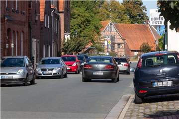 Nur drastische Maßnahmen können das Parkproblem in der Hauptstraße lösen.