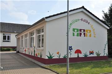 Nur mit großen Umbaumaßnahmen könnten Gebäude der ehemaligen Maximilian-Kolbe-Schule zu einem Kindergarten werden, so der Kreis Wesel. Dagegen spreche aber vor allem die Zeitschiene.
