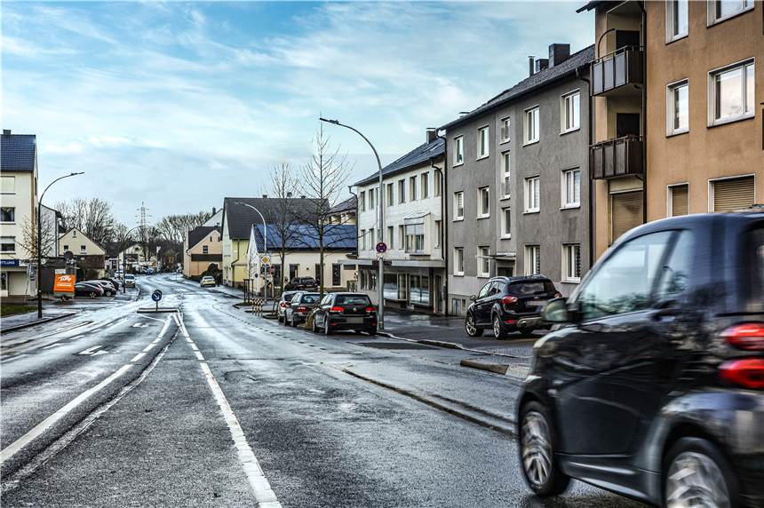Nur noch Richtung Hannöverscher Straße wird die Rüschebrinkstraße bald zu befahren sein. Sie soll einen Flüsterasphalt erhalten.