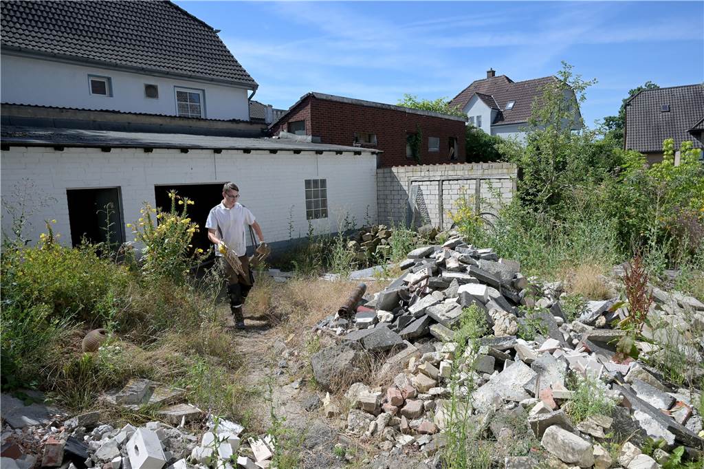 Abriss des Fachwerkhauses am St. Marien Kirchplatz: So geht es weiter Nur noch Schutt bleibt von dem Gebäude. Weil es baufällig ist, lohnte sich die Renovierung nicht.